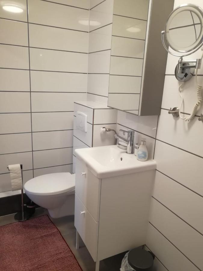 Kleine Galerie Apartment Fuer 3 Mit Kueche Kamin Netflix Parken Und Hofladen Steinhofel Extérieur photo